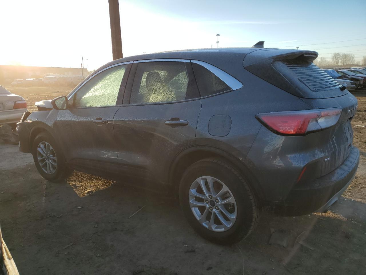 1FMCU9G61NUB71335 FORD ESCAPE 2022