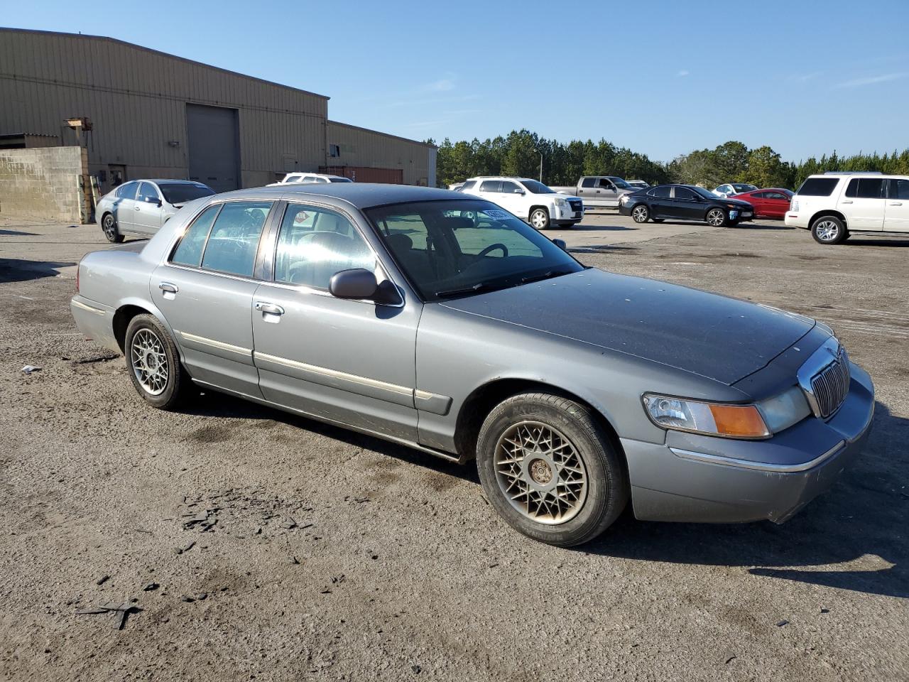 2MEFM74W5YX610512 2000 Mercury Grand Marquis Gs