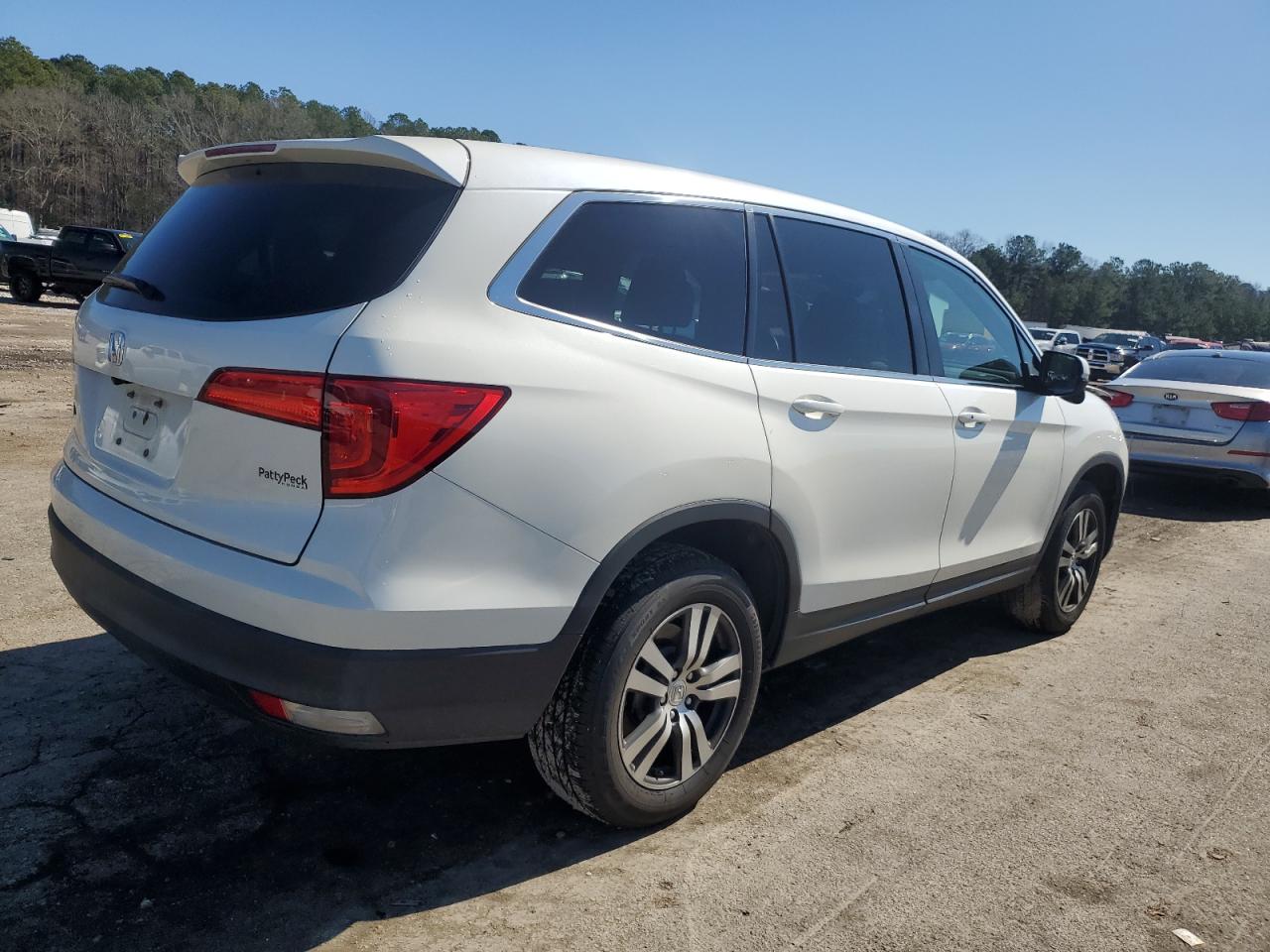 5FNYF5H75HB013596 HONDA PILOT 2017