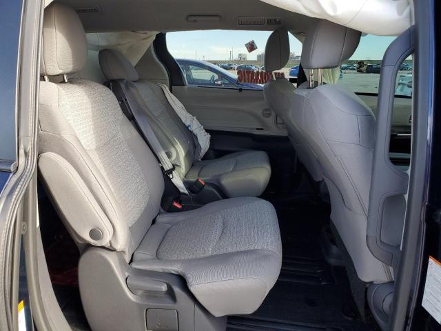 2021 TOYOTA SIENNA LE 5TDKRKEC0MS032057