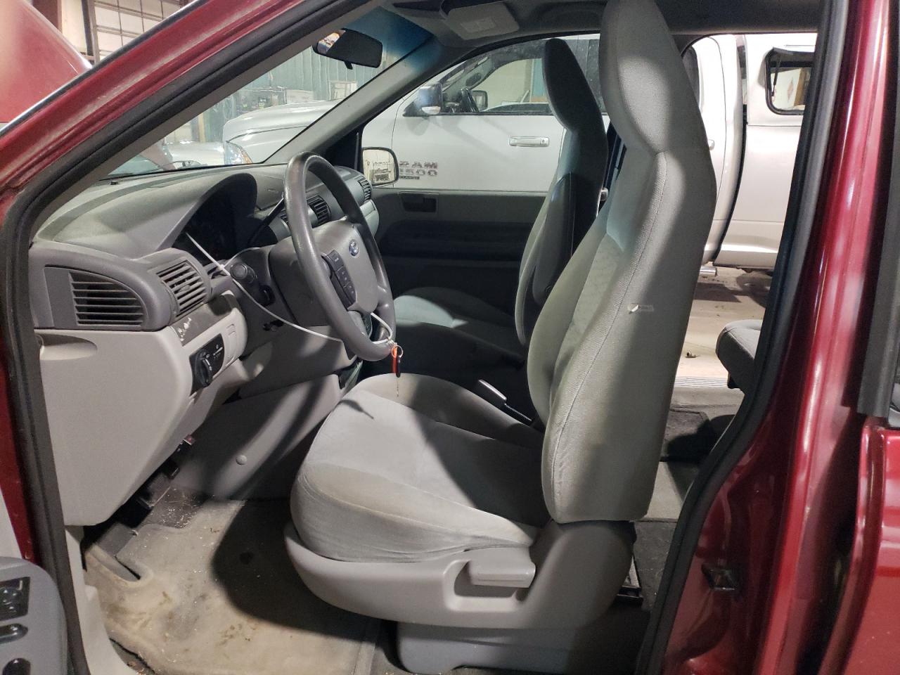 2FMDA51664BA21658 2004 Ford Freestar Se