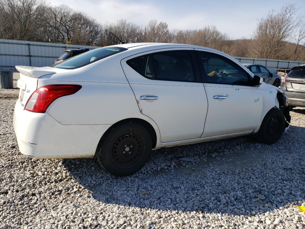 2015 Nissan Versa S vin: 3N1CN7AP4FL827369