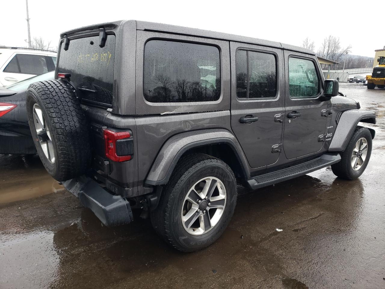 1C4HJXEG4KW570985 2019 Jeep Wrangler Unlimited Sahara