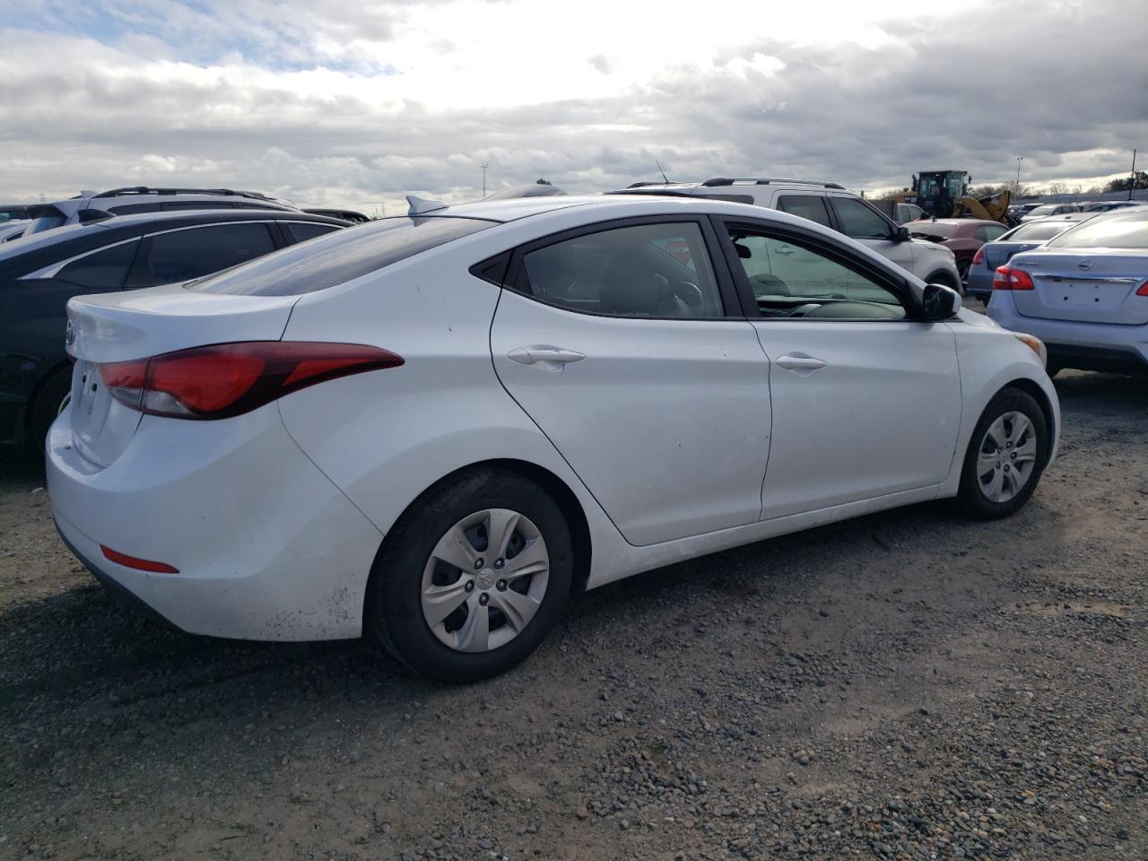 5NPDH4AE1GH663294 HYUNDAI ELANTRA 2016