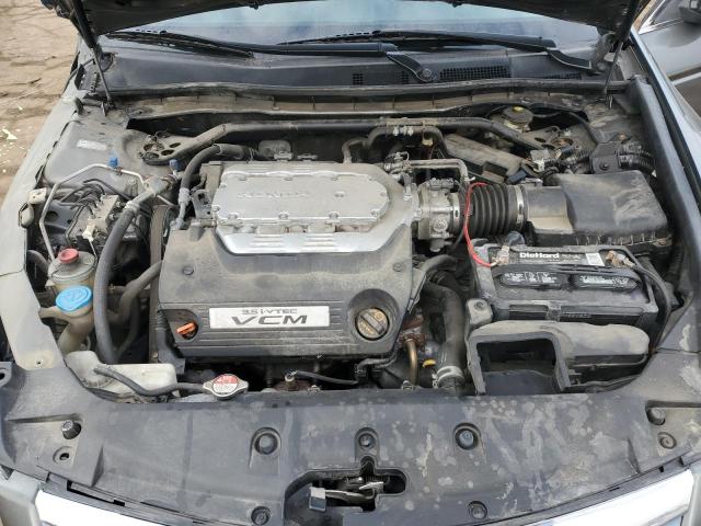 VIN 4T1B11HK0JU063641 2018 Toyota Camry, SE no.11