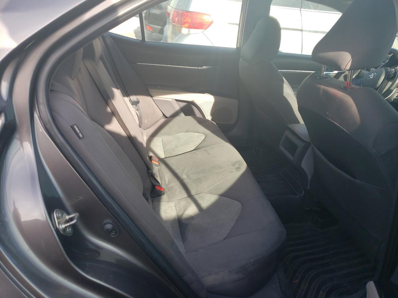 4T1B11HK0JU615476 TOYOTA CAMRY 2018