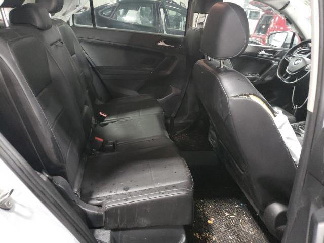 2018 VOLKSWAGEN TIGUAN SE 3VV2B7AX1JM099726