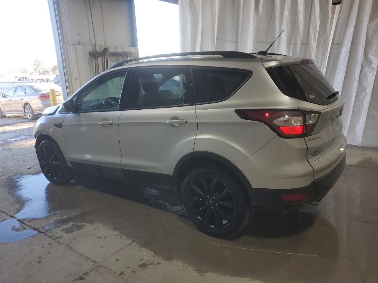 1FMCU9GD2JUB18927 FORD ESCAPE 2018