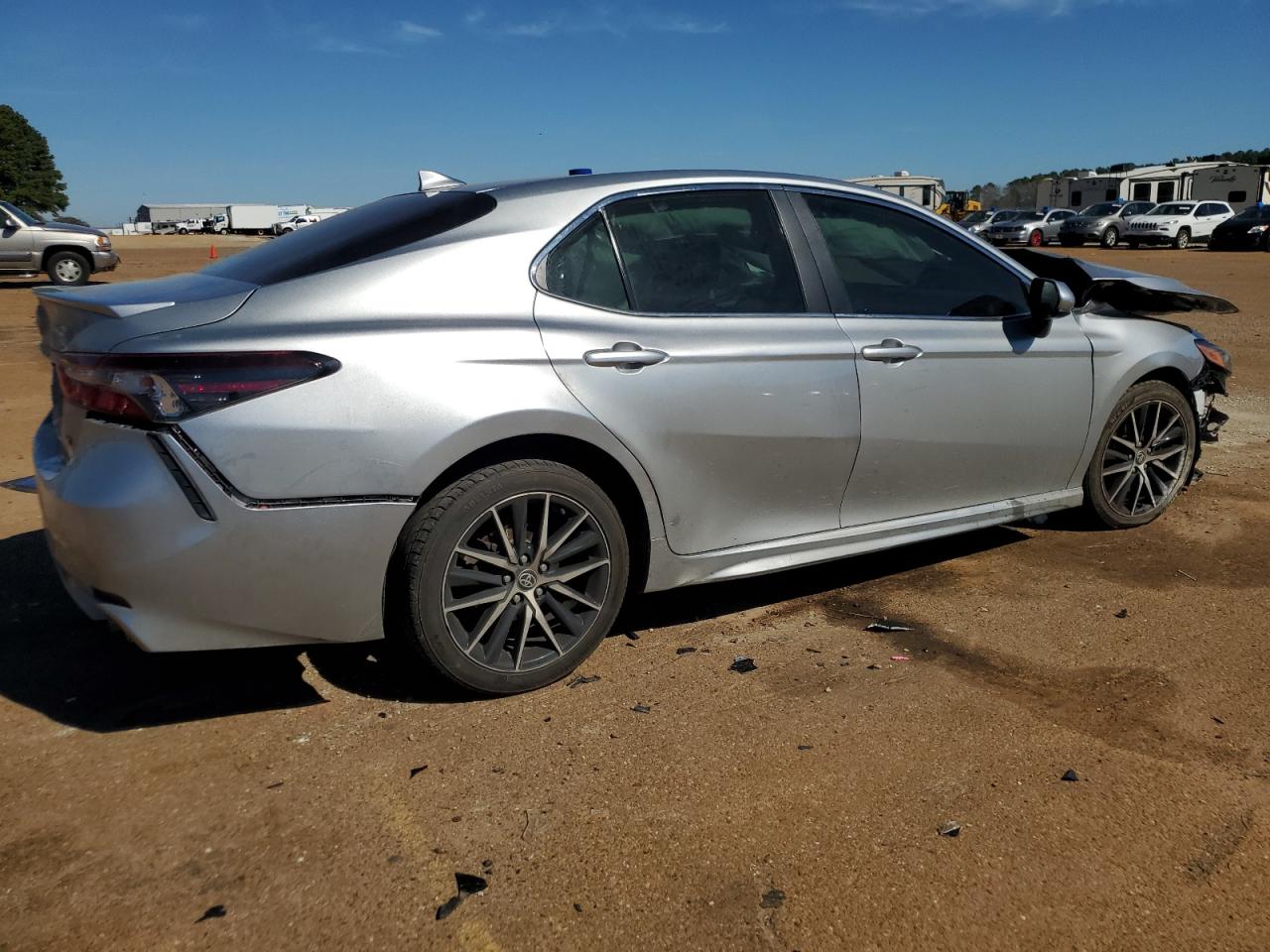 4T1G11AK6MU585260 TOYOTA CAMRY 2021