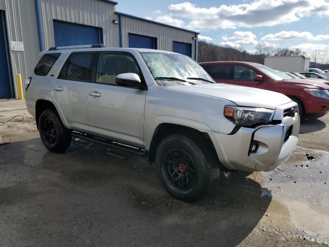 2022 TOYOTA 4RUNNER SR JTEMU5JR9N6007416