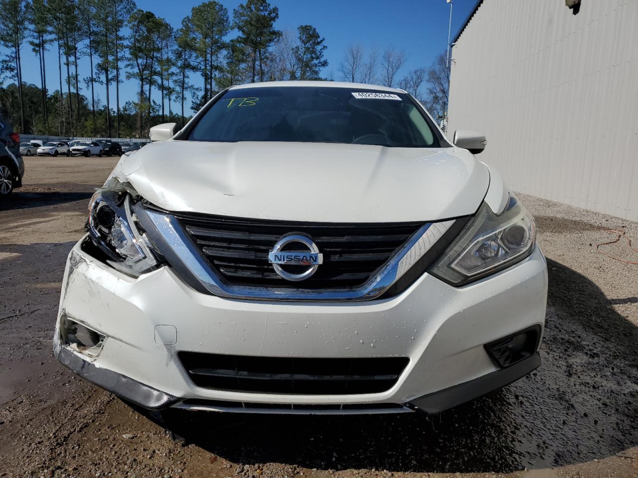 2017 Nissan Altima 2.5 vin: 1N4AL3AP7HC194373