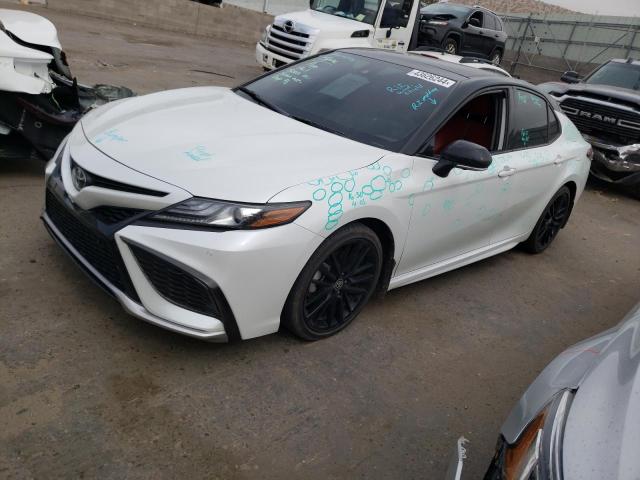 Lot #2426121103 2022 TOYOTA CAMRY XSE salvage car