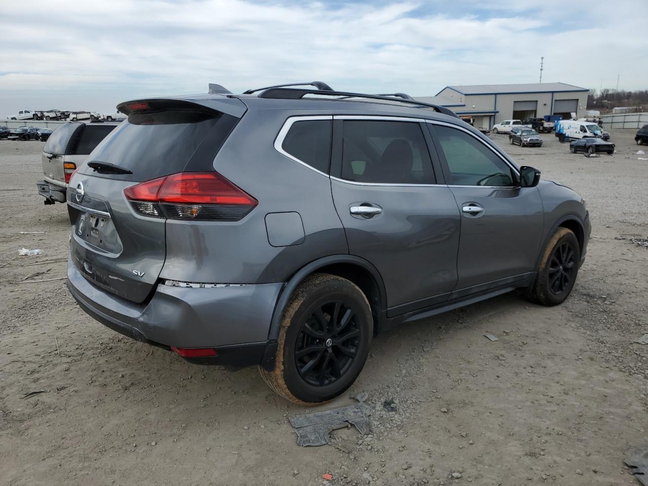 5N1AT2MT8HC827620 NISSAN ROGUE 2017