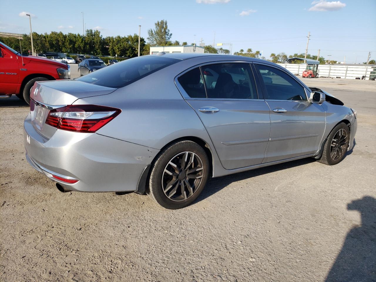 2017 Honda Accord Ex vin: 1HGCR2F78HA029417