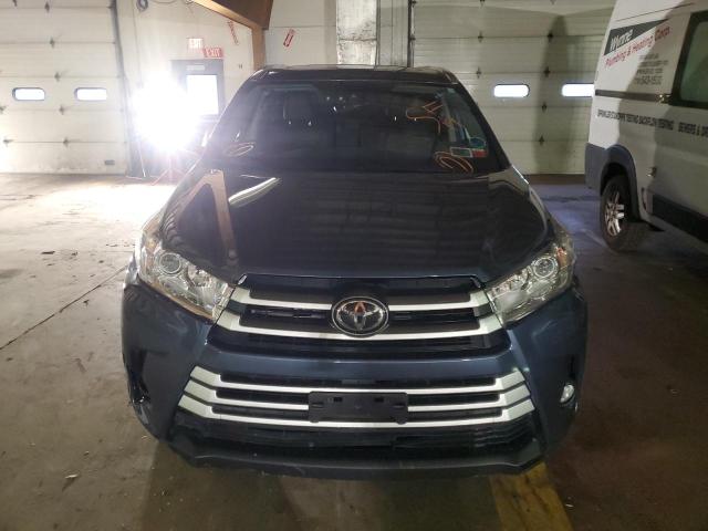 VIN 5TDJZRFH9KS747219 2019 Toyota Highlander, SE no.5