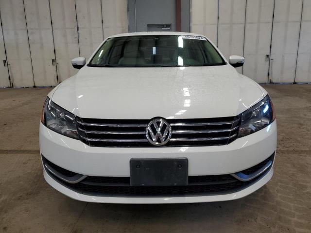 2015 VOLKSWAGEN PASSAT SE 1VWBS7A32FC021702