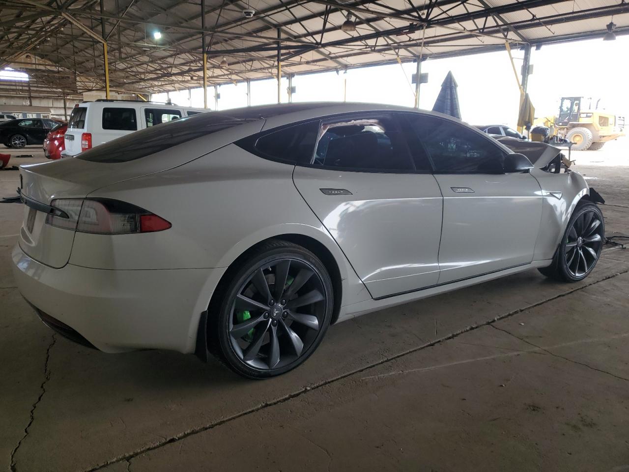 2016 Tesla Model S vin: 5YJSA1E15GF157967