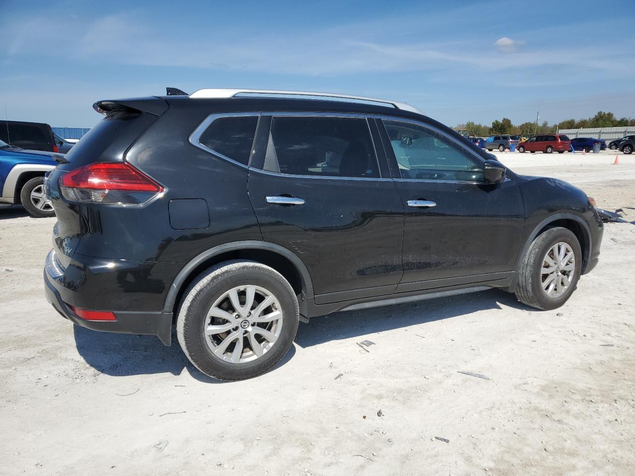 JN8AT2MT9HW403449 NISSAN ROGUE 2017
