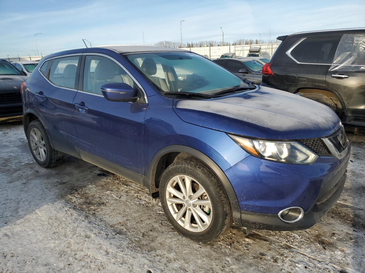 JN1BJ1CP2JW191104 NISSAN ROGUE 2018
