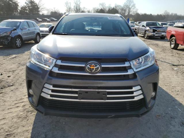 VIN 5TDJZRFHXKS713631 2019 Toyota Highlander, SE no.5