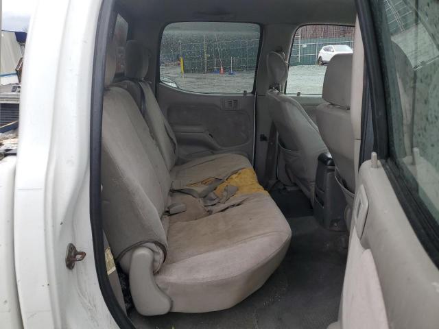 2004 Toyota Tacoma - Image 10