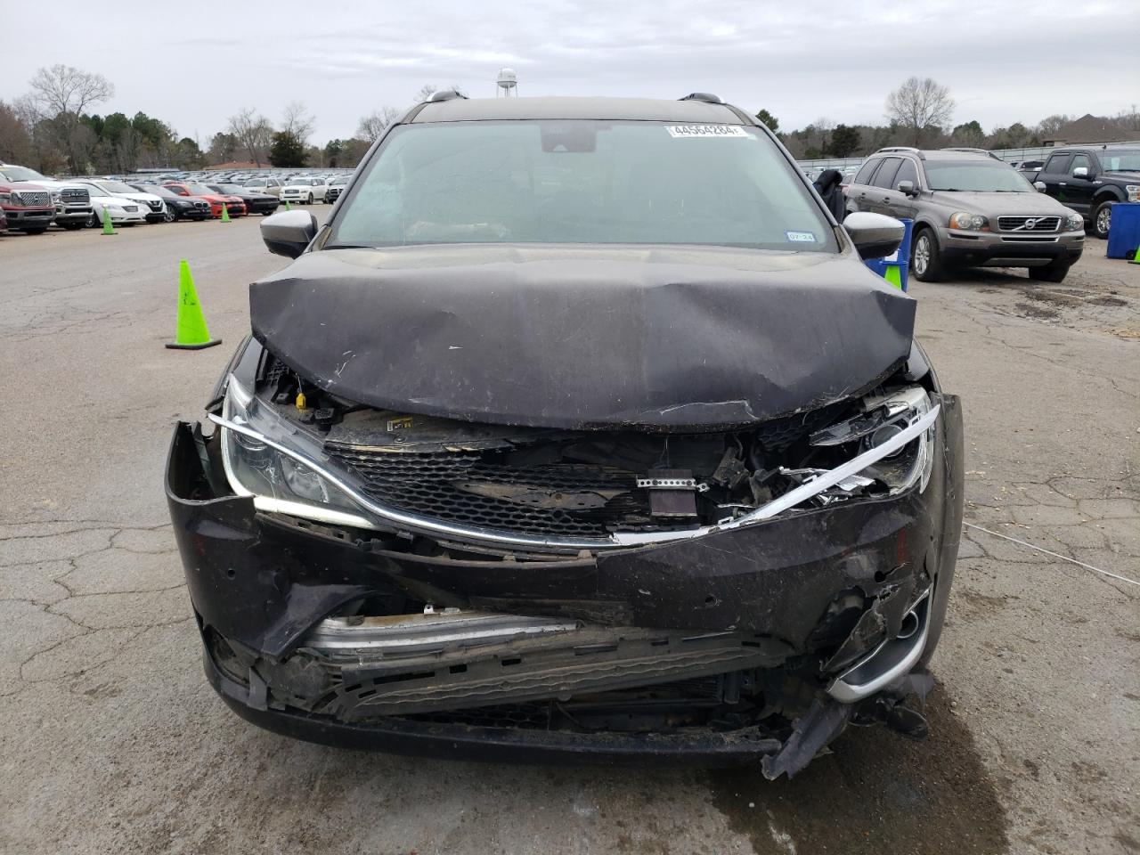 2017 Chrysler Pacifica Limited vin: 2C4RC1GG2HR684302