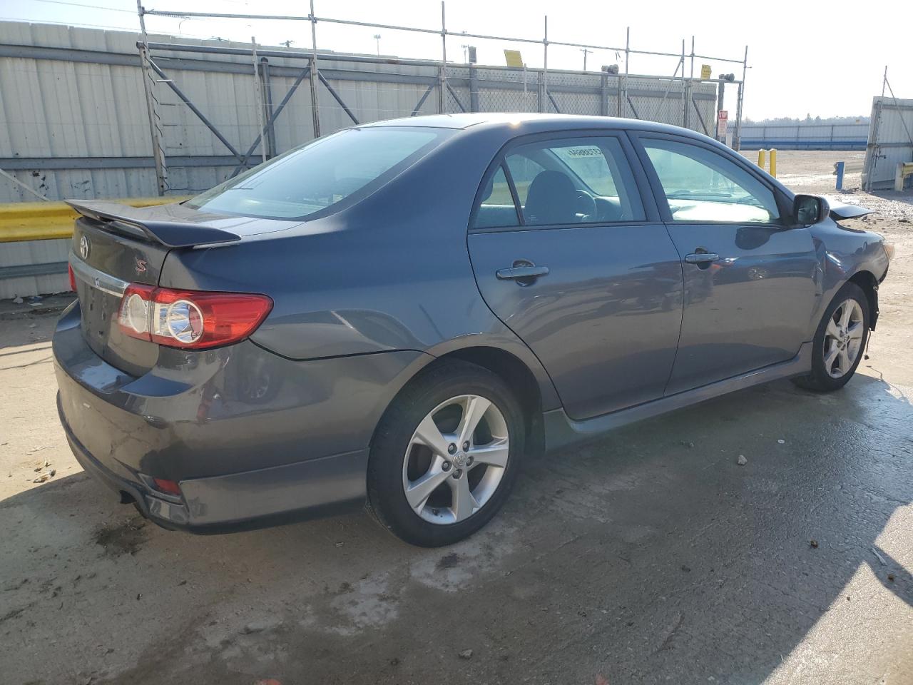 2T1BU4EEXDC105875 2013 Toyota Corolla Base