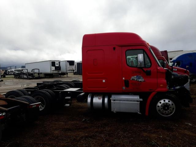 Lot #2471427177 2011 FREIGHTLINER CASCADIA 1 salvage car