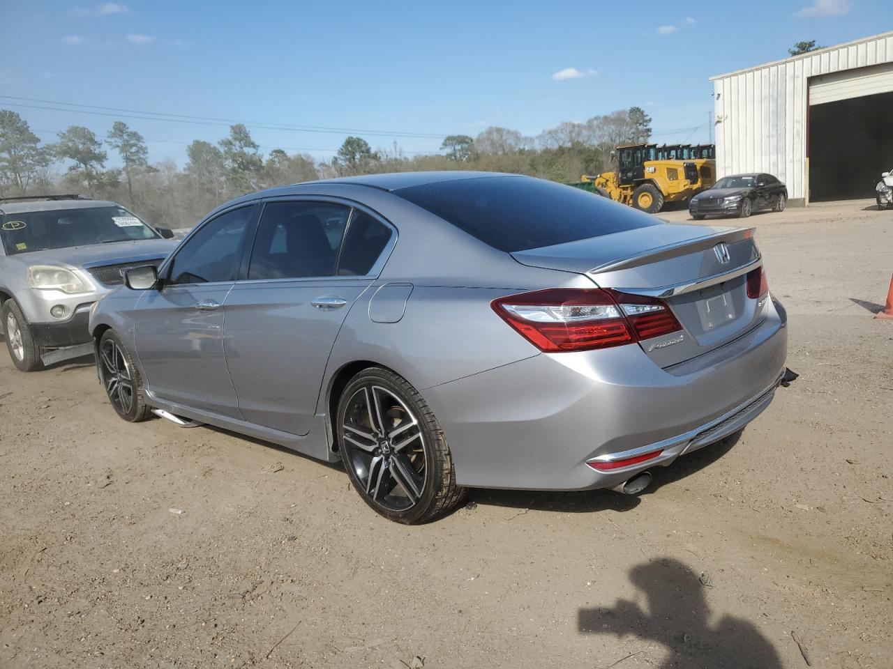 1HGCR2F58HA077692 HONDA ACCORD 2017