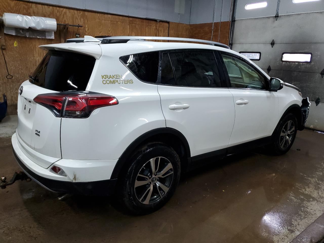 JTMRFREV5HJ174215 TOYOTA RAV4 2017
