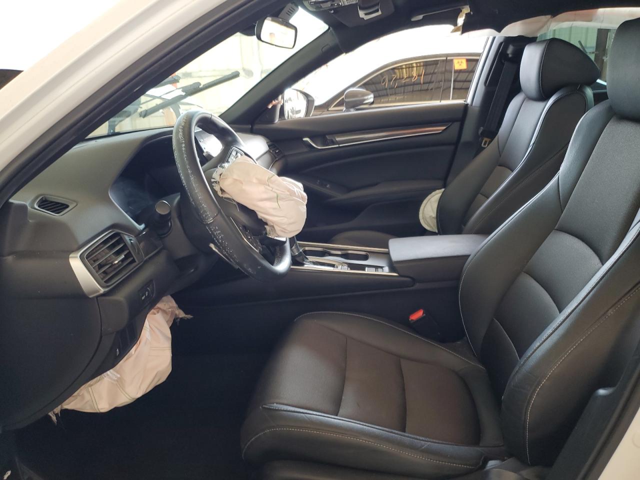 1HGCV1F30KA133488 HONDA ACCORD 2019