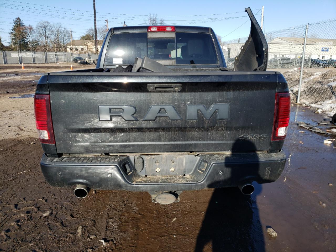 1C6RR7MTXJS135851 2018 Ram 1500 Sport