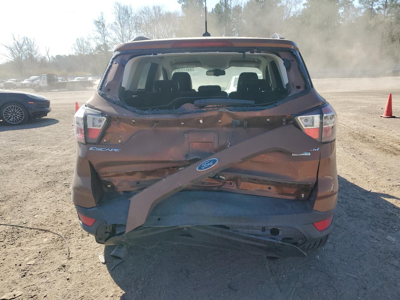 1FMCU0J99HUE26025 FORD ESCAPE 2017