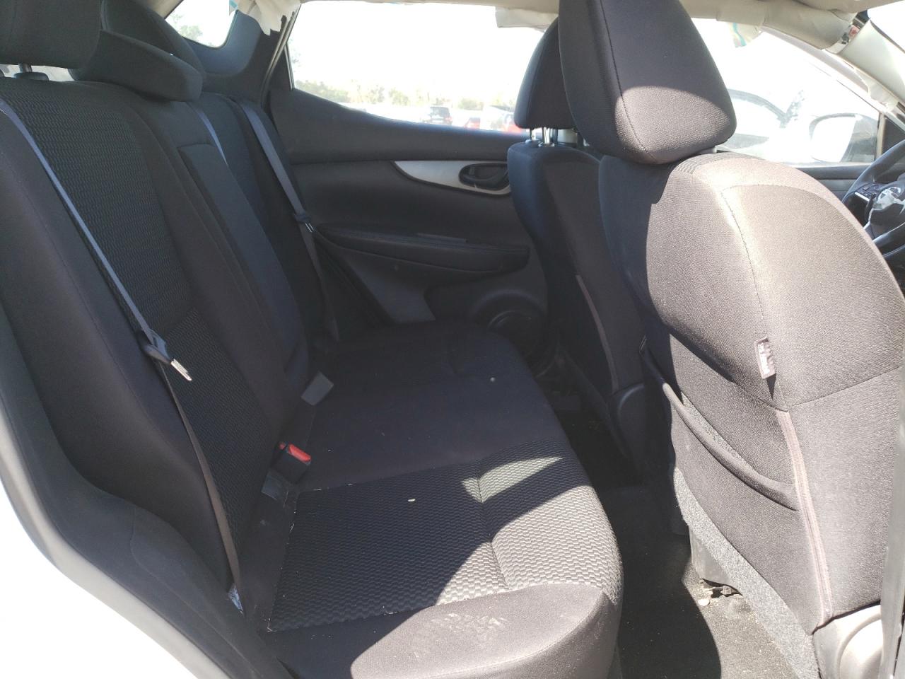JN1BJ1CR2HW111117 NISSAN ROGUE 2017