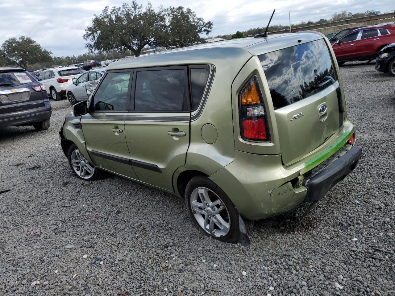 KNDJT2A25B7341153 2011 Kia Soul +