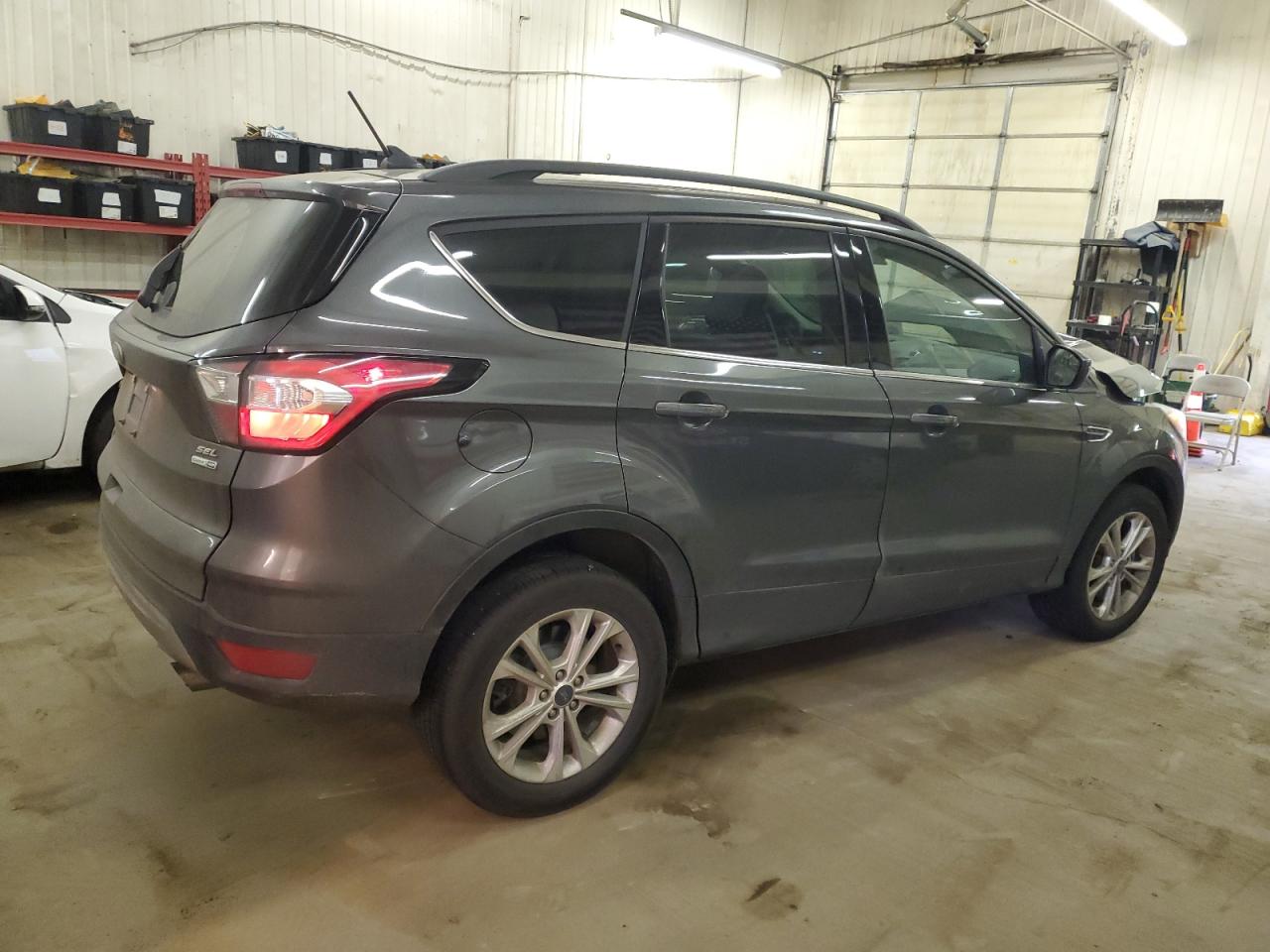 1FMCU9HD2JUA55908 FORD ESCAPE 2018