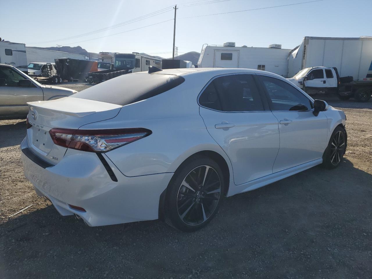 4T1BZ1HK2JU015129 TOYOTA CAMRY 2018