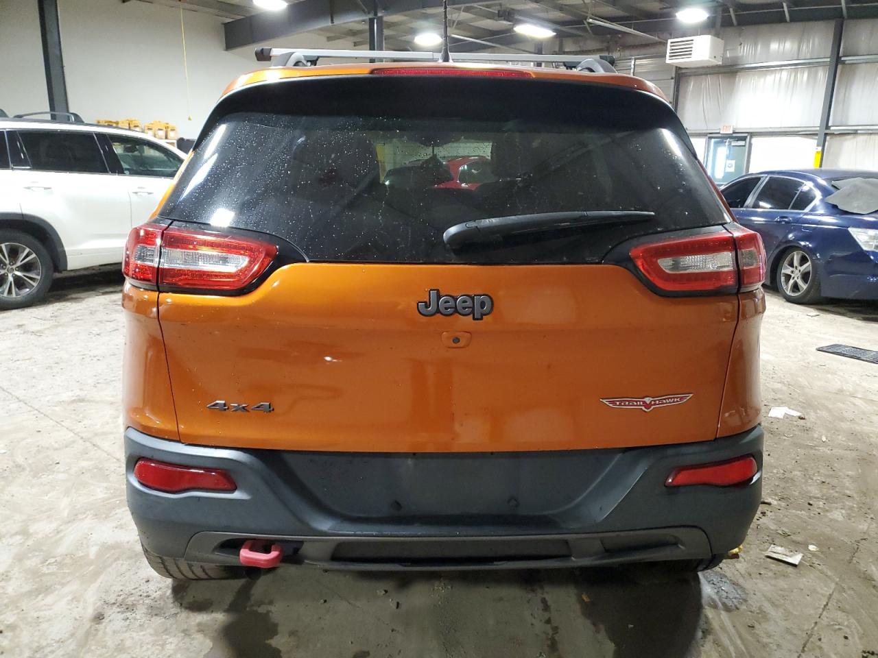 2015 Jeep Cherokee Trailhawk vin: 1C4PJMBS8FW703966