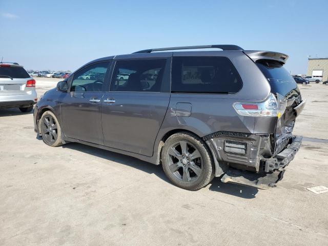 5TDXZ3DC0HS784828 2017 TOYOTA SIENNA, photo no. 2