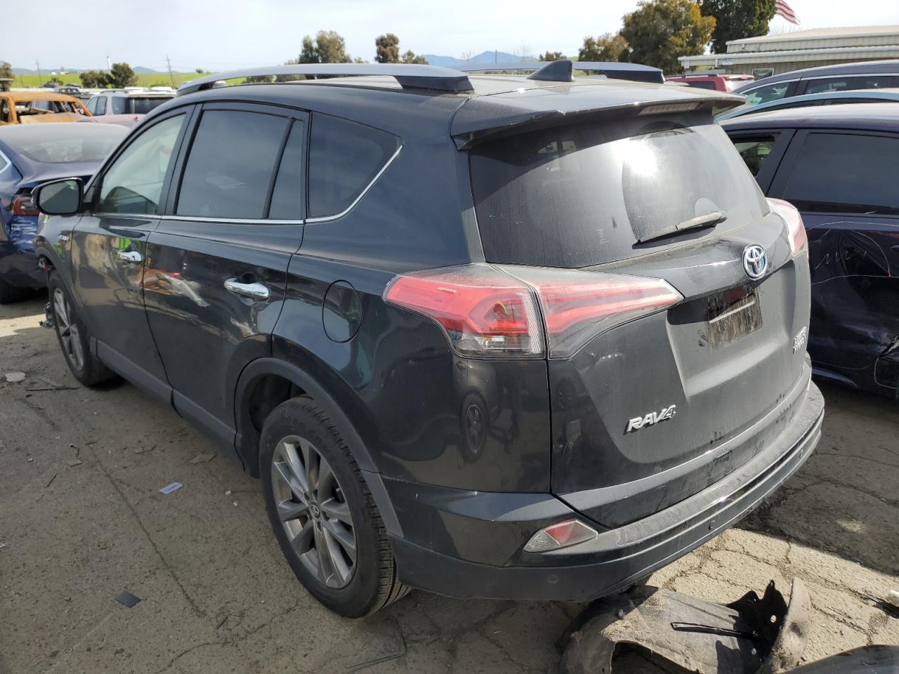 JTMDJREV9JD187837 TOYOTA RAV4 2018