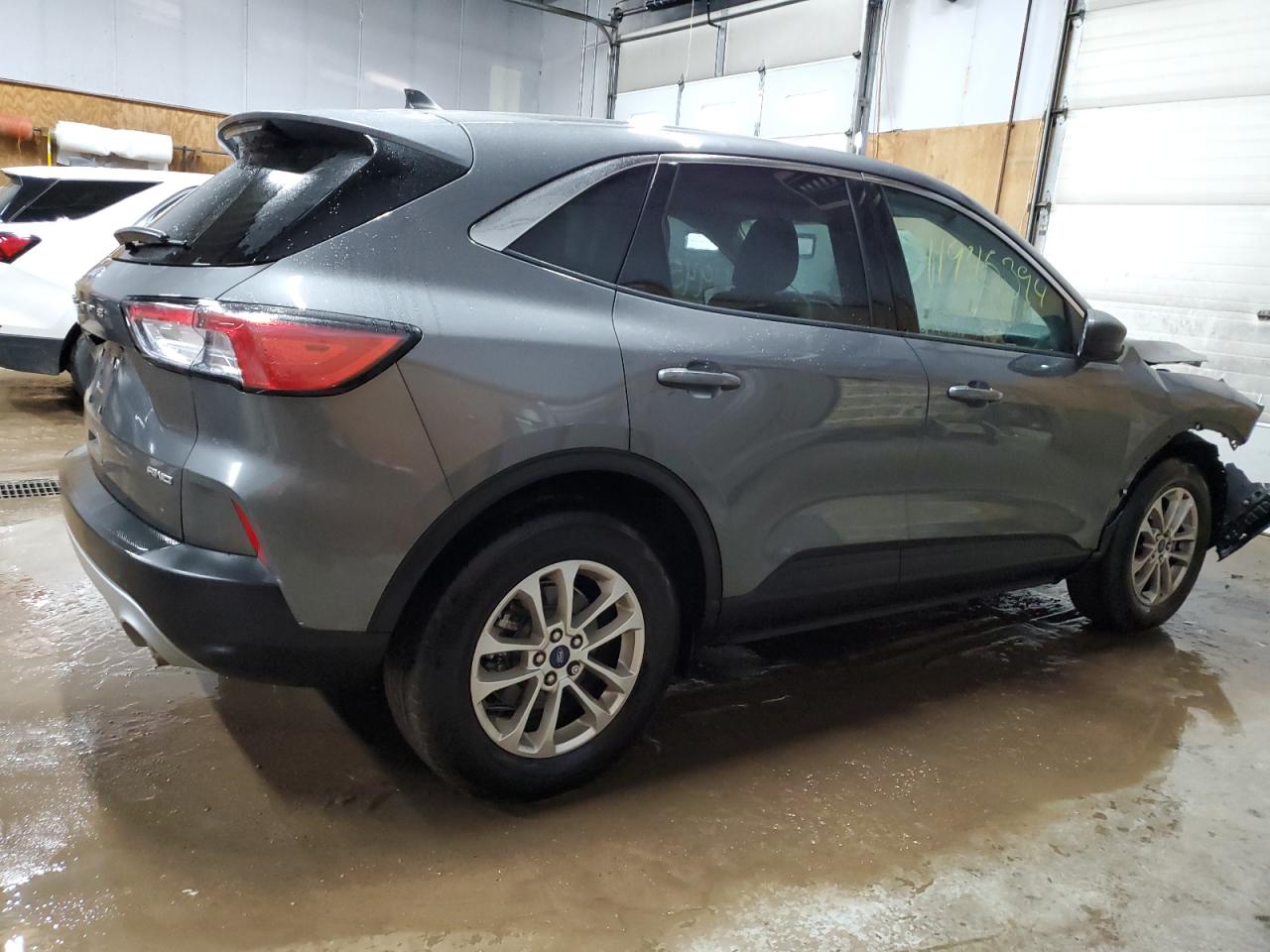 1FMCU9G69NUB70112 FORD ESCAPE 2022