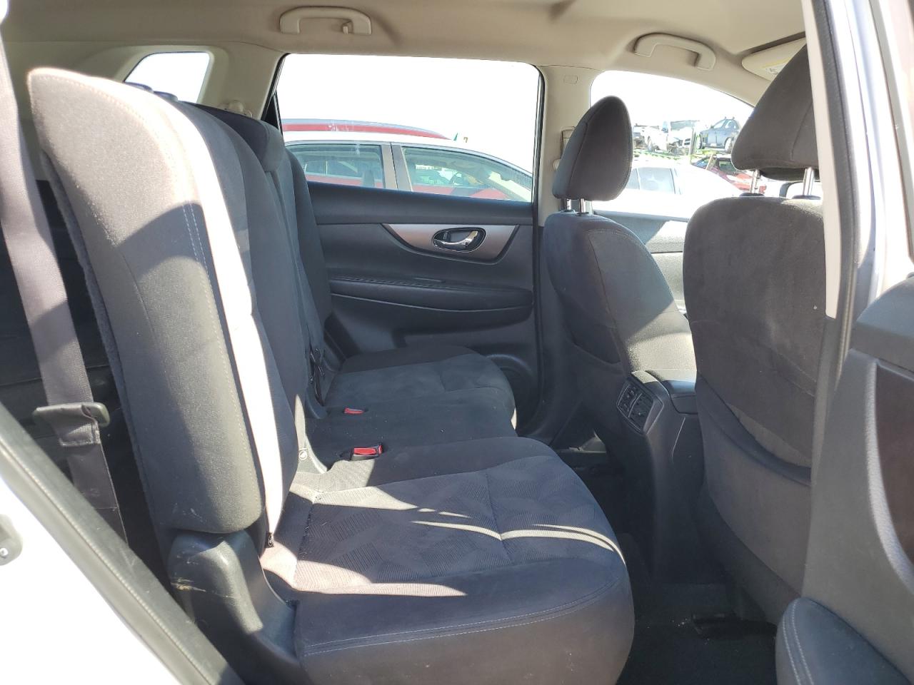 KNMAT2MV5GP706735 NISSAN ROGUE 2016