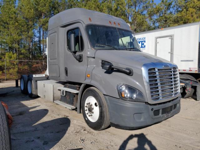 Lot #2343924455 2018 FREIGHTLINER CASCADIA 1 salvage car