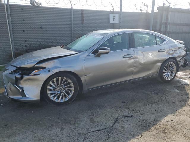 2019 Lexus ES 300h 