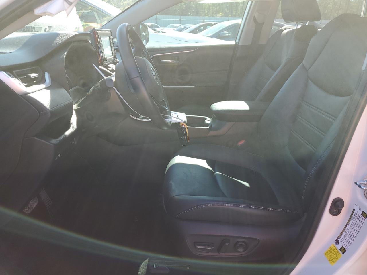 2T3C1RFVXMW122013 TOYOTA RAV4 2021