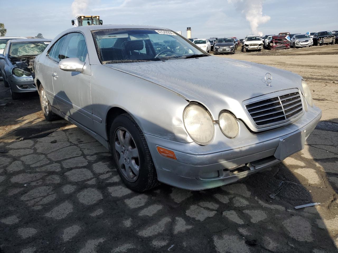 WDBLJ65G0YF143265 2000 Mercedes-Benz Clk 320