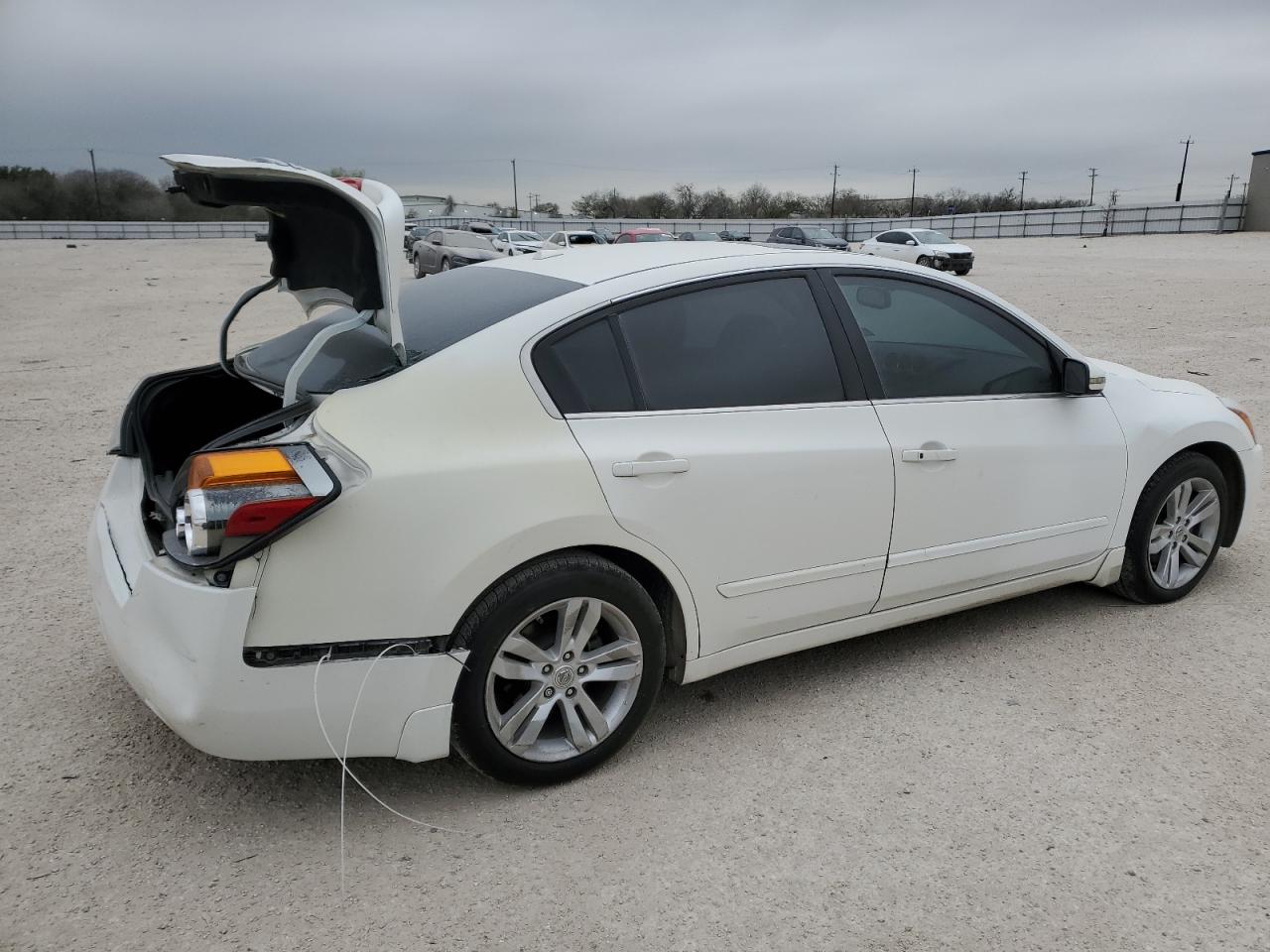 Lot #2366793433 2011 NISSAN ALTIMA SR