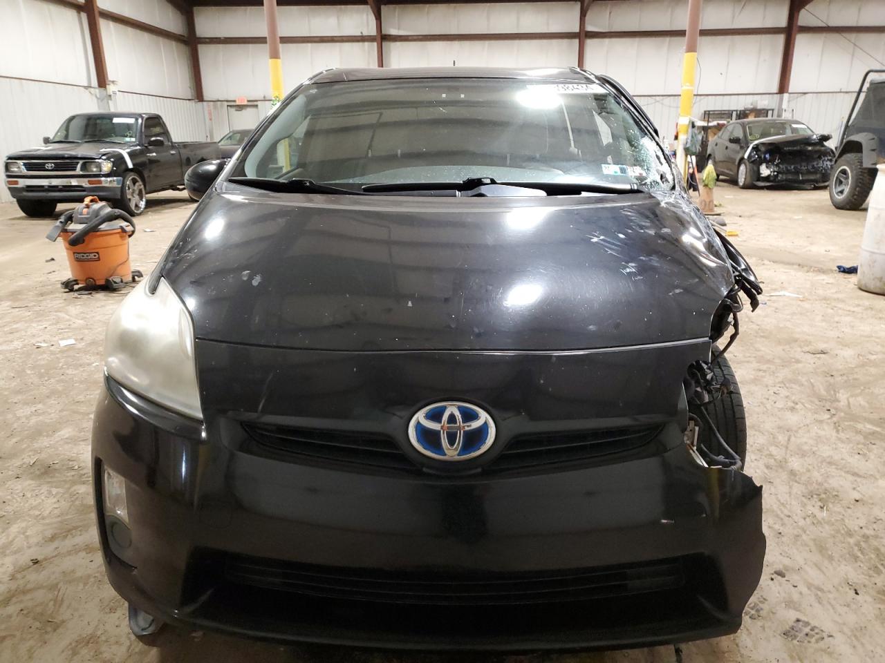 JTDKN3DU6B0268935 2011 Toyota Prius