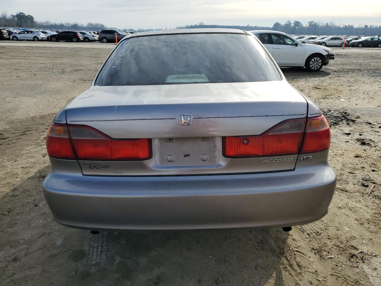 1HGCG1652YA022834 2000 Honda Accord Ex