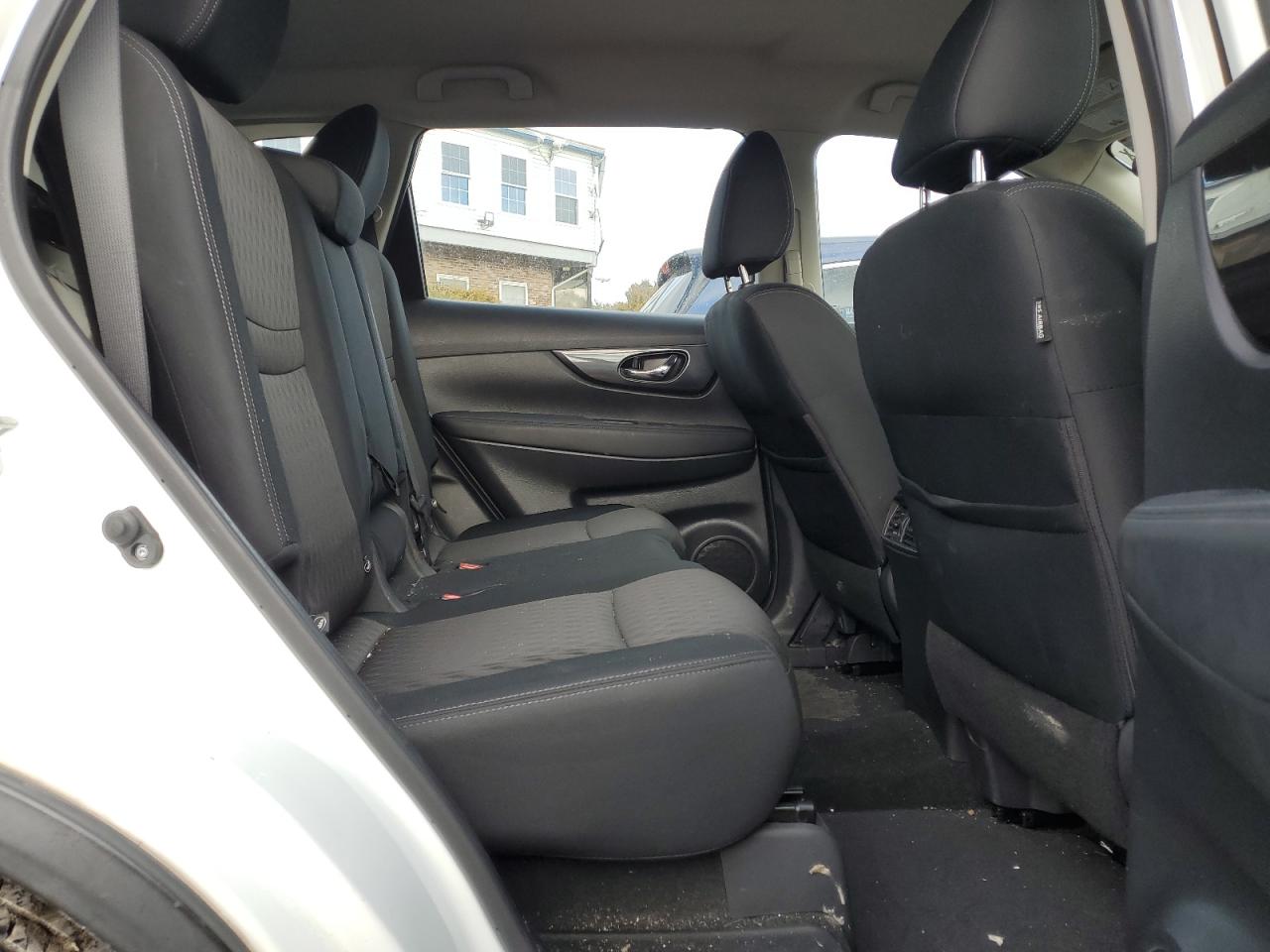 KNMAT2MV7JP551984 NISSAN ROGUE 2018